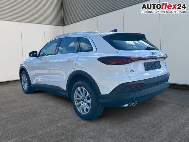 Audi / Q5 / Weiß / / / QUATTRO AHK+NAVI+LED+SHZ+PDC, Beispielbilder, ggf. teilweise mit Sonderausstattung