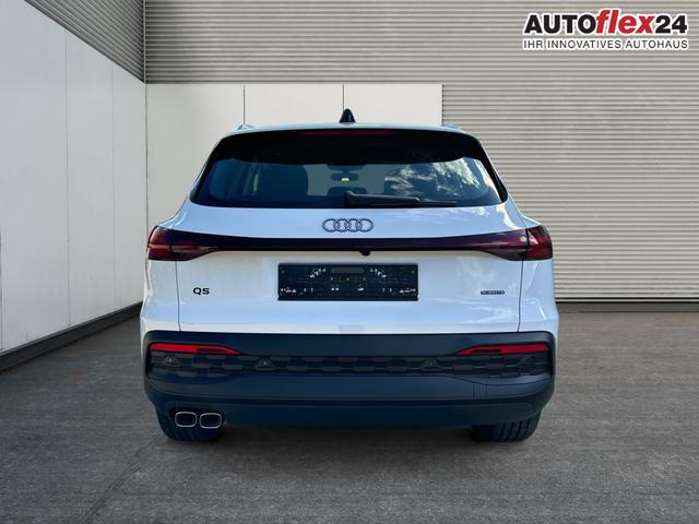 Audi / Q5 / Weiß / / / QUATTRO AHK+NAVI+LED+SHZ+PDC, Beispielbilder, ggf. teilweise mit Sonderausstattung