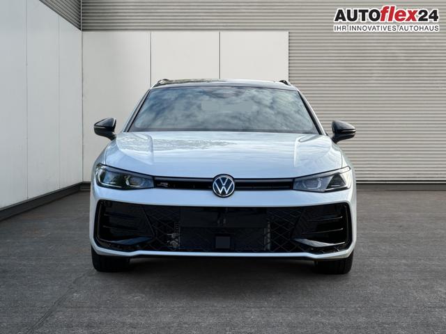 Volkswagen / Passat Variant / Weiß / / / 4WD+SIGNATURE+LEDER+PANO+AHK+DCC+MATRIX