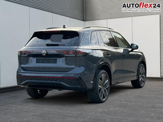 Volkswagen / Tiguan / Grau / / / PANO+HD MATRIX+AHK+NAVI+BLACK STYLE+20 LM+ACC