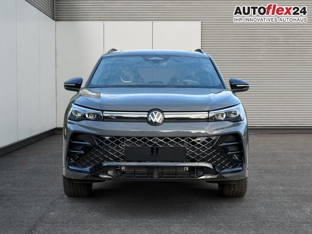 Volkswagen / Tiguan / Grau / / / PANO+HD MATRIX+AHK+NAVI+BLACK STYLE+20 LM+ACC