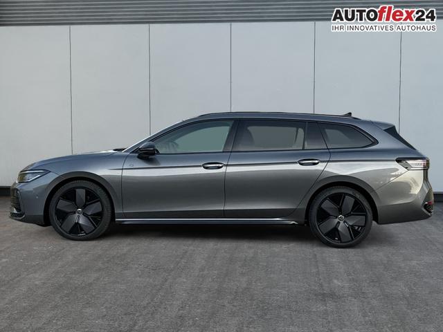 Vorlauffahrzeuge Volkswagen Passat Variant - R-Line AHK PANO NAVI Head-UP Matrix-LED ACC