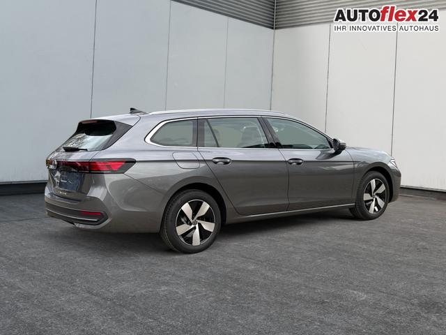 Volkswagen / Passat Variant / Grau / / / DSG+AHK+MASSAGE+NAVI+ACC+KAMERA+LED+17 ALU