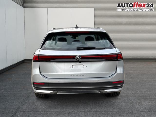 Volkswagen / Passat Variant / Silber / / / DSG+AHK+MASSAGE+NAVI+ACC+KAMERA+LED+17 ALU