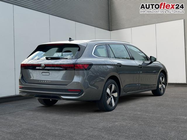 Volkswagen / Passat Variant / Grau / / / DSG+AHK+MASSAGE+NAVI+ACC+KAMERA+LED+17 ALU
