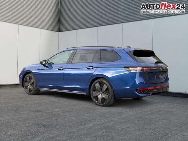 Volkswagen / Passat Variant / Blau / / / 4WD+BLACK+PANO+AHK+DCC+MATRIX+HARMAN