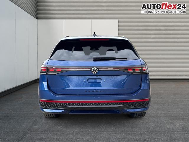 Volkswagen / Passat Variant / Blau / / / 4WD+BLACK+PANO+AHK+DCC+MATRIX+HARMAN