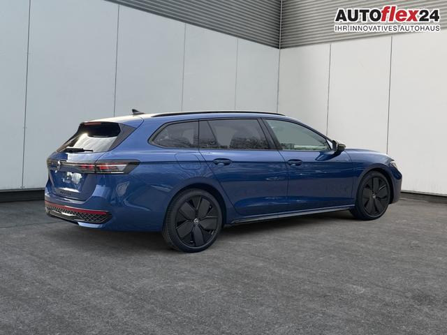 Volkswagen / Passat Variant / Blau / / / 4WD+BLACK+PANO+AHK+DCC+MATRIX+HARMAN