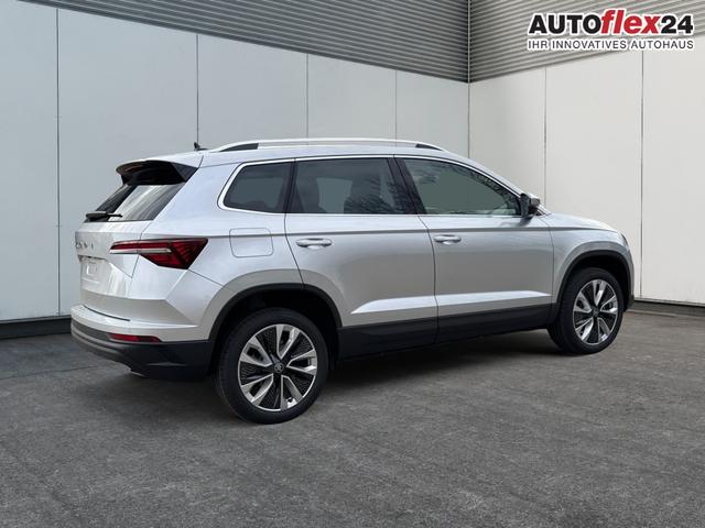 Skoda / Karoq / Silber / / / AHK+KAMERA+EL. HECKKL.+SHZ+ACC+KESSY+18''ALU