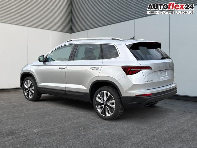 Skoda / Karoq / Silber / / / AHK+KAMERA+EL. HECKKL.+SHZ+ACC+KESSY+18''ALU