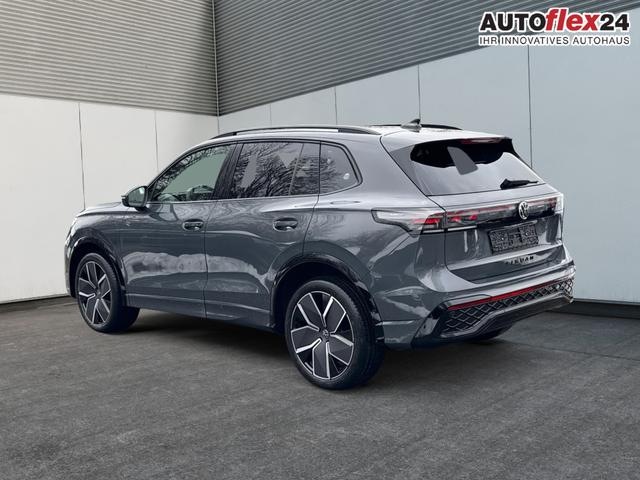 Volkswagen / Tiguan / Grau / / / PLUG-IN+PANO+AHK+HD MATRIX+NAVI+BLACK STYLE+20 LM+ACC