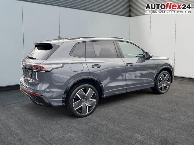 Volkswagen / Tiguan / Grau / / / PLUG-IN+PANO+AHK+HD MATRIX+NAVI+BLACK STYLE+20 LM+ACC