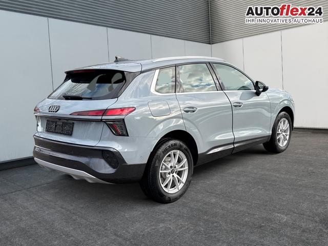 Audi / Q3 / Gelb / / / 