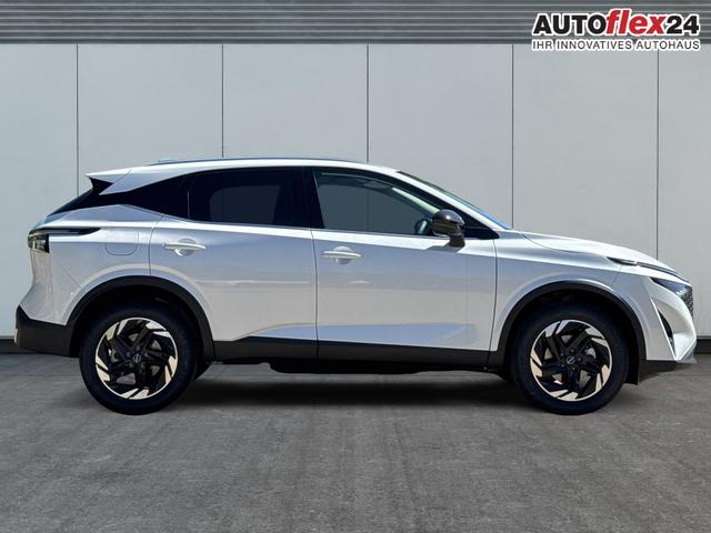 Nissan / Qashqai / Wei&szlig; / / / EL. HECKKL+HEAD-UP+KAMERA+ACC+PDC+SHZ+LED , Beispielbilder, ggf. teilweise mit Sonderausstattung