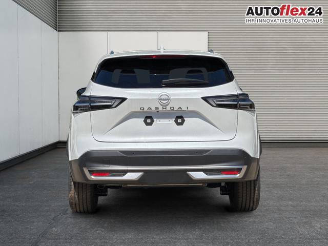 Nissan / Qashqai / Wei&szlig; / / / EL. HECKKL+HEAD-UP+KAMERA+ACC+PDC+SHZ+LED , Beispielbilder, ggf. teilweise mit Sonderausstattung
