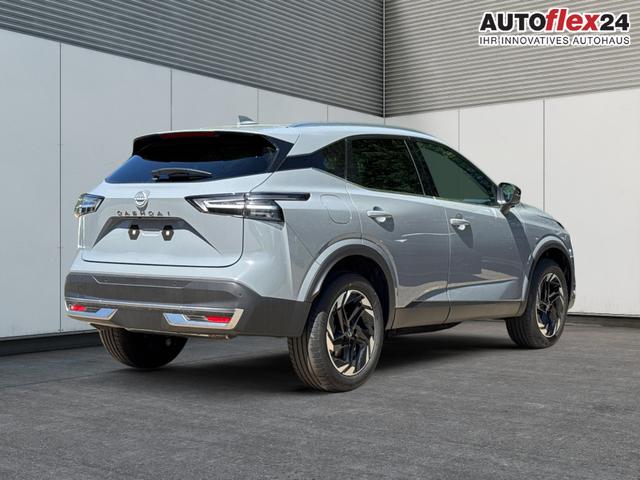 Nissan / Qashqai / Grau / / / EL.HECKKL+HEAD-UP+KAMERA+ACC+PDC+SHZ+LED , Beispielbilder, ggf. teilweise mit Sonderausstattung