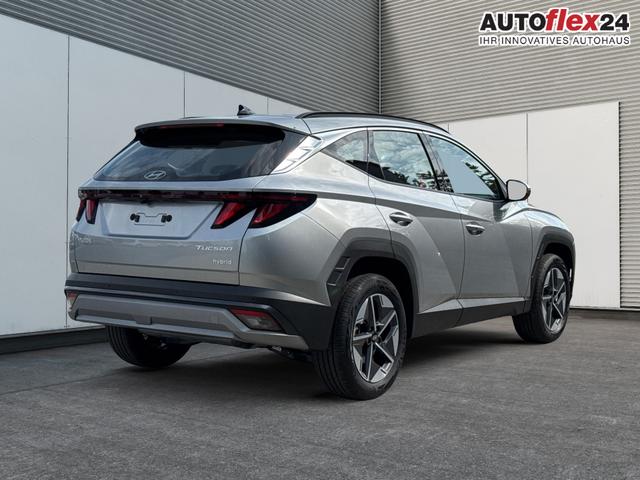 Hyundai / TUCSON / Silber / / / Hybrid NAVI+KAMERA+SHZ+LED+TEMPOMAT+17 ALU+PDC, Beispielbilder, ggf. teilweise mit Sonderausstattung