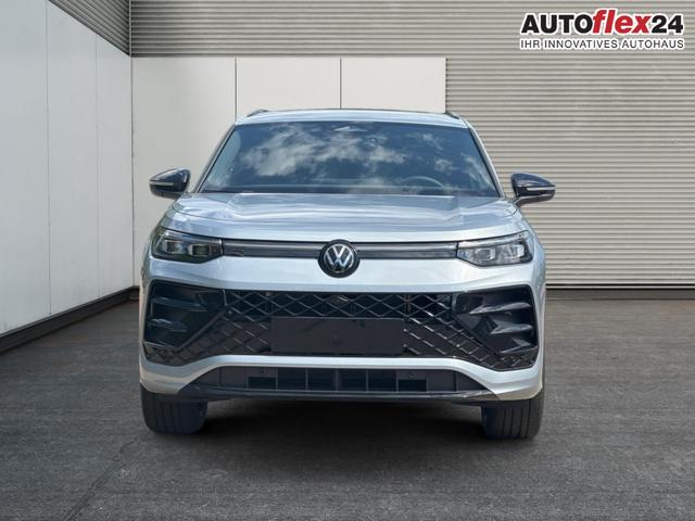 Volkswagen / Tayron / Silber / / / PLUG-IN+PANO+AHK+HuD+MATRIX+360 KAM+20ALU+ACC+eHK+BLACK STYLE