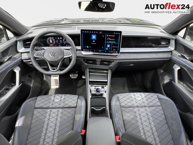 Volkswagen / Tayron / Schwarz / / / PLUG-IN+PANO+AHK+HuD+MATRIX+360 KAM+20ALU+ACC+eHK+BLACK STYLE, Beispielbilder, ggf. teilweise mit Sonderausstattung
