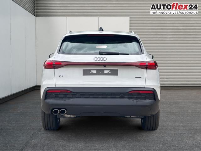 Audi / Q5 / Wei&szlig; / / / QUATTRO+NAVI+KAMERA+AHK+SHZ+PDC+ACC