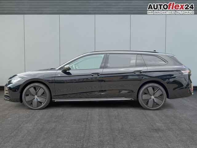 Vorlauffahrzeuge Volkswagen Passat Variant - R-Line Edition Plus LEDER PANO AHK MATRIX eHK 360 KAM NAVI HUD