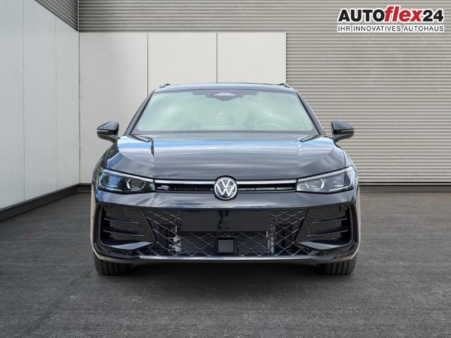 Volkswagen / Passat Variant / / / / LEDER+PANO+AHK+MATRIX+eHK+360 KAM+NAVI+HUD, Beispielbilder, ggf. teilweise mit Sonderausstattung