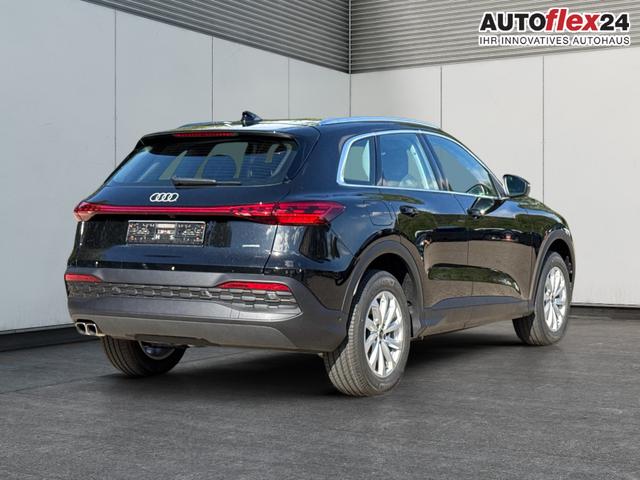Audi / Q5 / Schwarz / / / QUATTRO+NAVI+KAMERA+AHK+PANO+SHZ+PDC+ACC, Beispielbilder, ggf. teilweise mit Sonderausstattung