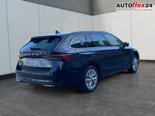 Skoda / Octavia Combi / Schwarz / / / ACC+AHK+eHK+KAM+PDC+LED+17 ALU+SHZ