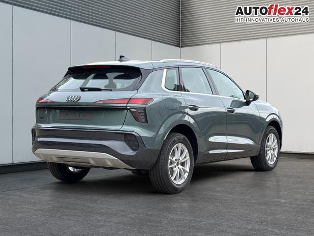 Audi / Q3 / Gr&uuml;n / / / AHK+KAMERA+NAVI+EL. HECKKL.+LED+17'LM