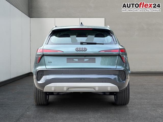 Audi / Q3 / Gr&uuml;n / / / AHK+NAVI+PANO+KAMERA+EL. HECKKL.+LED+18'LM