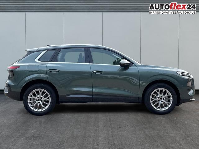 Audi / Q3 / Gr&uuml;n / / / AHK+NAVI+PANO+KAMERA+EL. HECKKL.+LED+18'LM