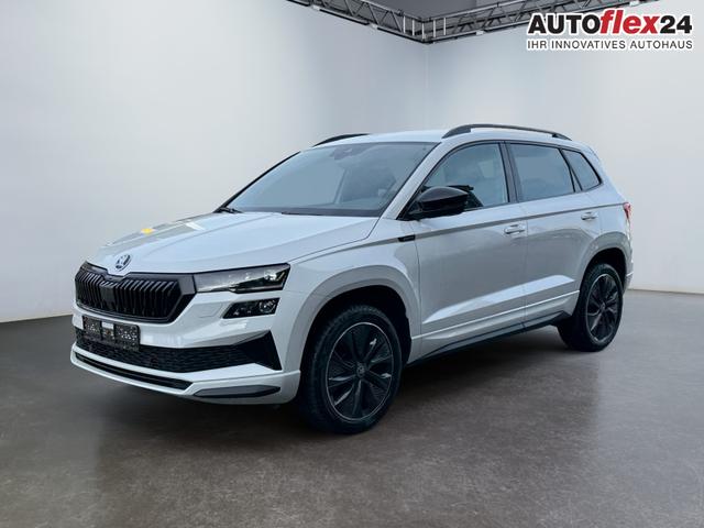 Lagerfahrzeug Skoda Karoq - 1,5 TSI DSG Sportline 2ZKli AHK ACC Canton PDC Kam 19Zo 5JG