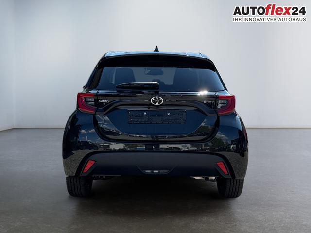 Toyota Yaris 1,5 CVT Hybrid Style ACC PDC Kam Spurh 