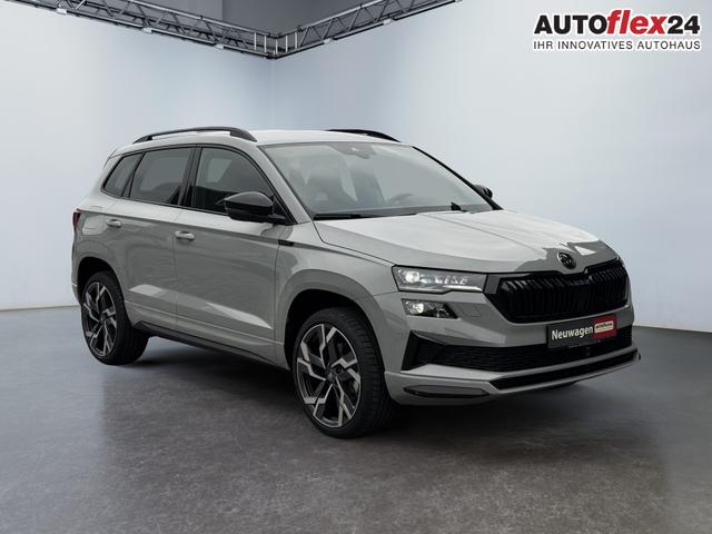 Lagerfahrzeug Skoda Karoq - 1,5 TSI DSG Sportline 2ZKli AHK ACC Canton PDC Kam 19Zo 5JG