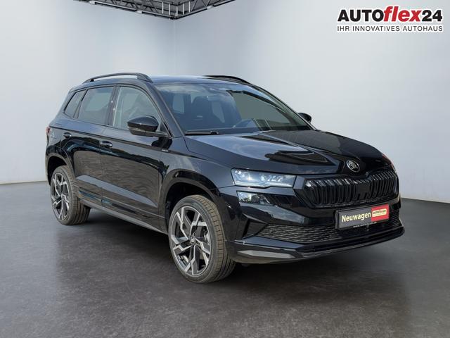 Lagerfahrzeug Skoda Karoq - Sportline 1,5 TSI DSG 2ZKlimaautomatik Canton Anh&auml;ngerkupplung Totewinkel Assistent 2 x Einparkhilfe Kamera 19 Zoll Felgen adaptiver Tempomat 5J Garantie