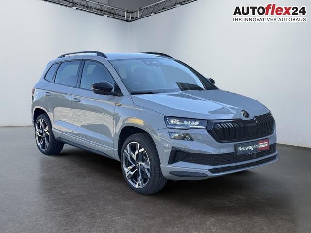 Lagerfahrzeug Skoda Karoq - Sportline 2,0 TSI 4x4 DSG 2ZKlimaautomatik Canton Anh&auml;ngerkupplung Totewinkel Assistent 2 x Einparkhilfe Kamera 19 Zoll Felgen adaptiver Tempomat 5J Garantie