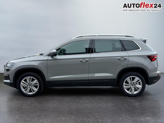 Skoda Karoq Extra Plus 1,5 TSI DSG 2Zoklima 2xEinparkhilfe AHK Kamera Sitzheizung beheiztes Lenkrad 