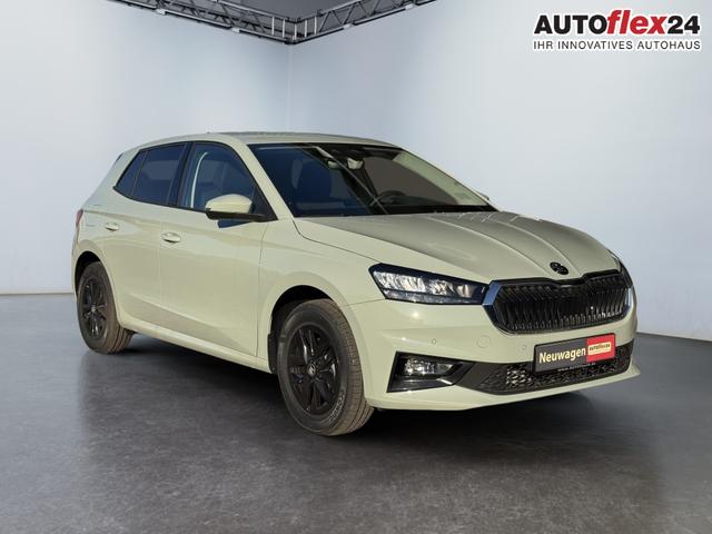 Lagerfahrzeug Skoda Fabia - Extra Plus 1,0 TSI 2 ZoKlima Navigation x Einparkhilfe Kessy beheiztes Lenkrad Sitzheizung Sunset 5J Garantie