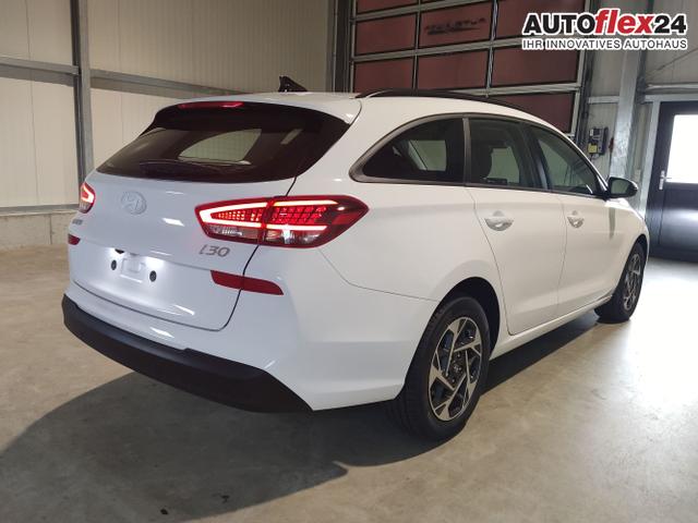 Hyundai / i30 Kombi / Weiß / / / , Beispielbilder, ggf. teilweise mit Sonderausstattung