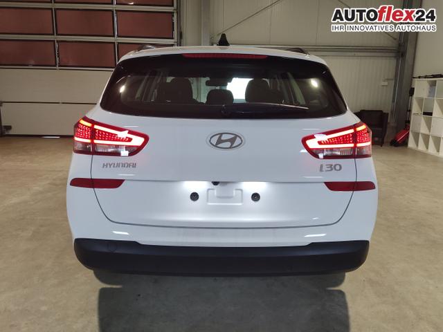 Hyundai / i30 Kombi / Weiß / / / , Beispielbilder, ggf. teilweise mit Sonderausstattung