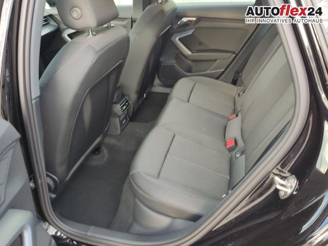 Audi / A3 Sportback / Schwarz / / / 