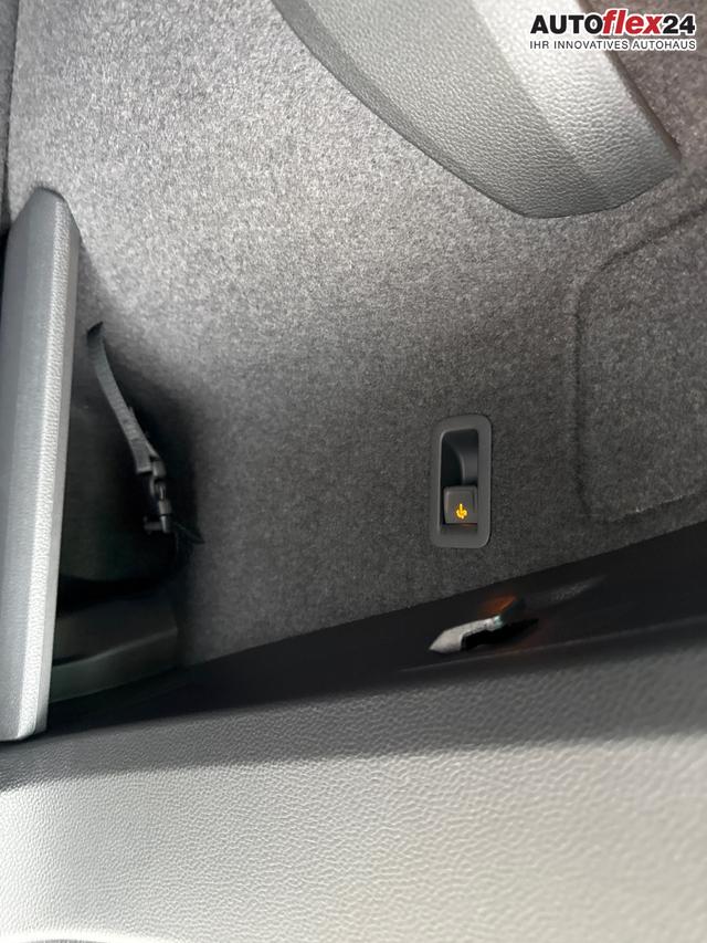 Skoda / Karoq / Grau / / / , Beispielbilder, ggf. teilweise mit Sonderausstattung