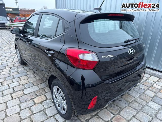 Hyundai / i10 / Schwarz / / / 