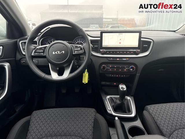 Kia / Ceed / Wei&szlig; / / / , Beispielbilder, ggf. teilweise mit Sonderausstattung