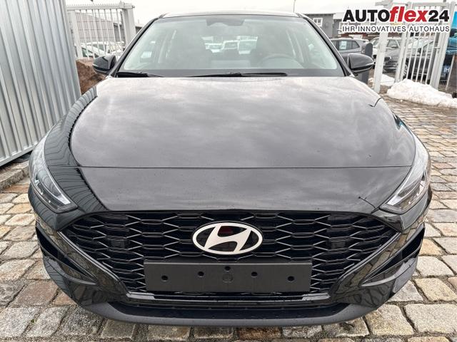 Hyundai / i30 / Schwarz / / / 