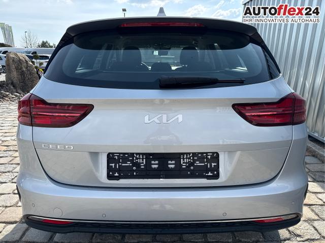 Kia / Ceed / Silber / / / , Beispielbilder, ggf. teilweise mit Sonderausstattung