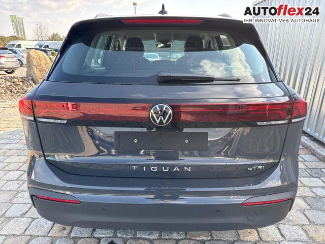 Volkswagen / Tiguan / Grau / / / , Beispielbilder, ggf. teilweise mit Sonderausstattung