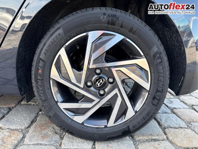 Hyundai / i20 / Grau / / / 