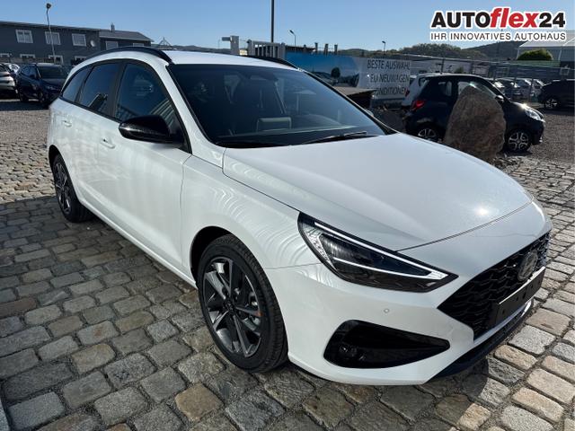 Hyundai / i30 Kombi / Wei&szlig; / / / , Beispielbilder, ggf. teilweise mit Sonderausstattung