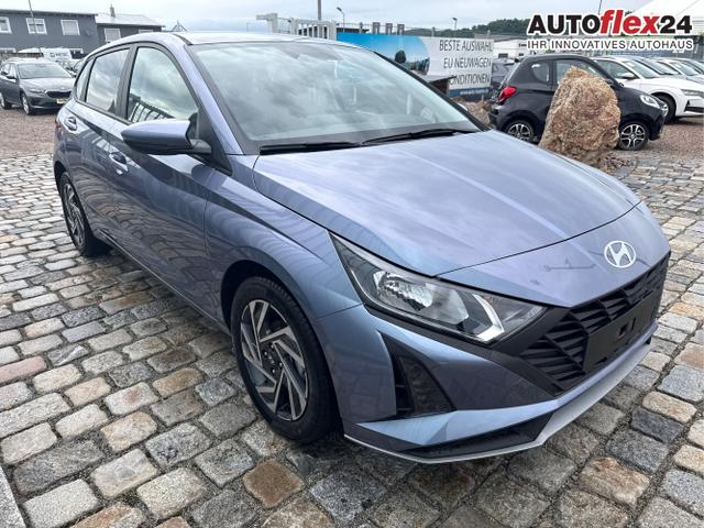 Hyundai / i20 / Blau / / / 
